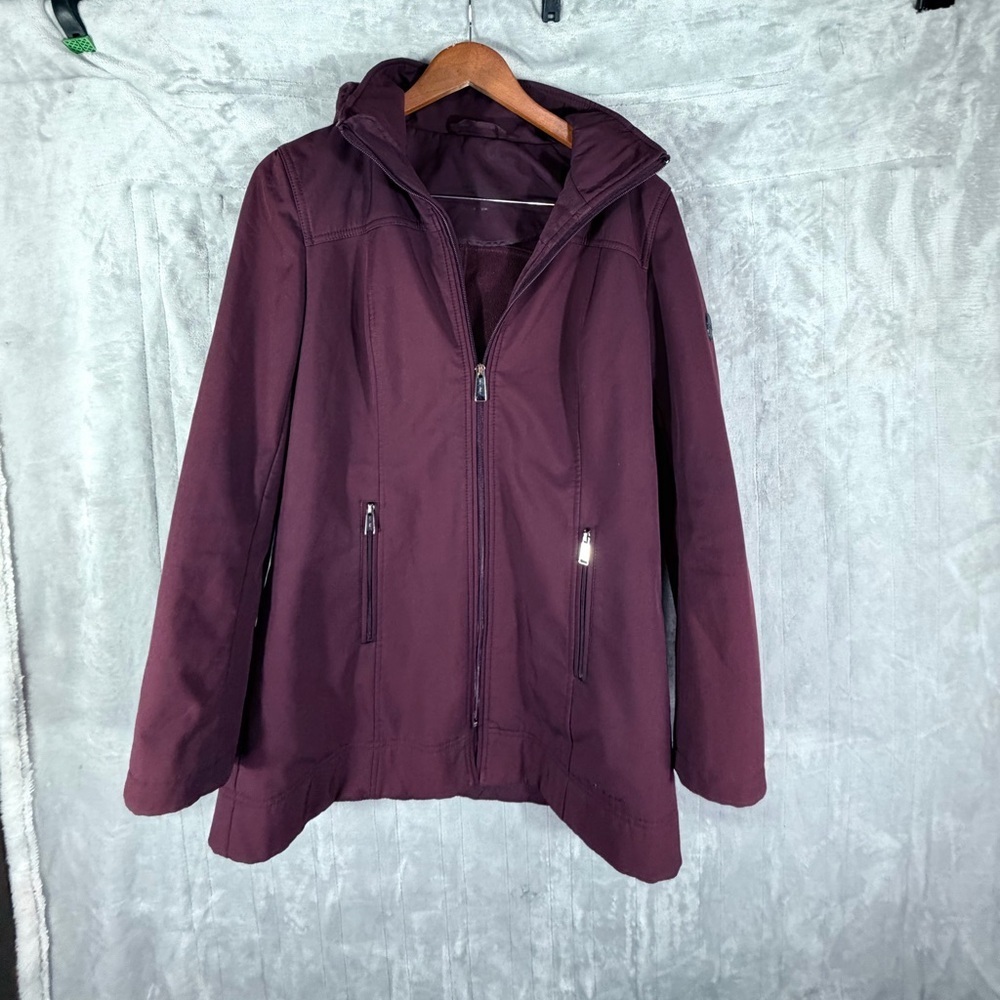 Andrew Marc Hooded Softshell Jacket Women’s Size S Burgundy Maroon Coat - Picture 6 of 10